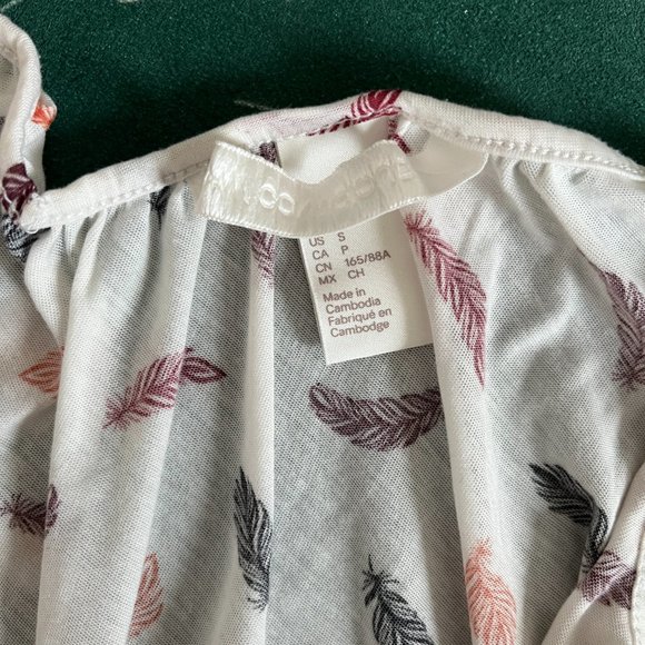 !!SOLD!! Triple Flowy Boho Tops Bundle - Picture 12 of 12